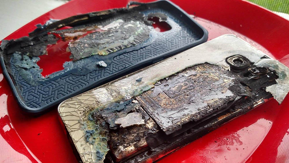 Агрессивный дизайн корпуса Galaxy Note 7 привел к возгоранию батареи Агрессивный дизайн корпуса Galaxy Note 7 привел к возгоранию батареи